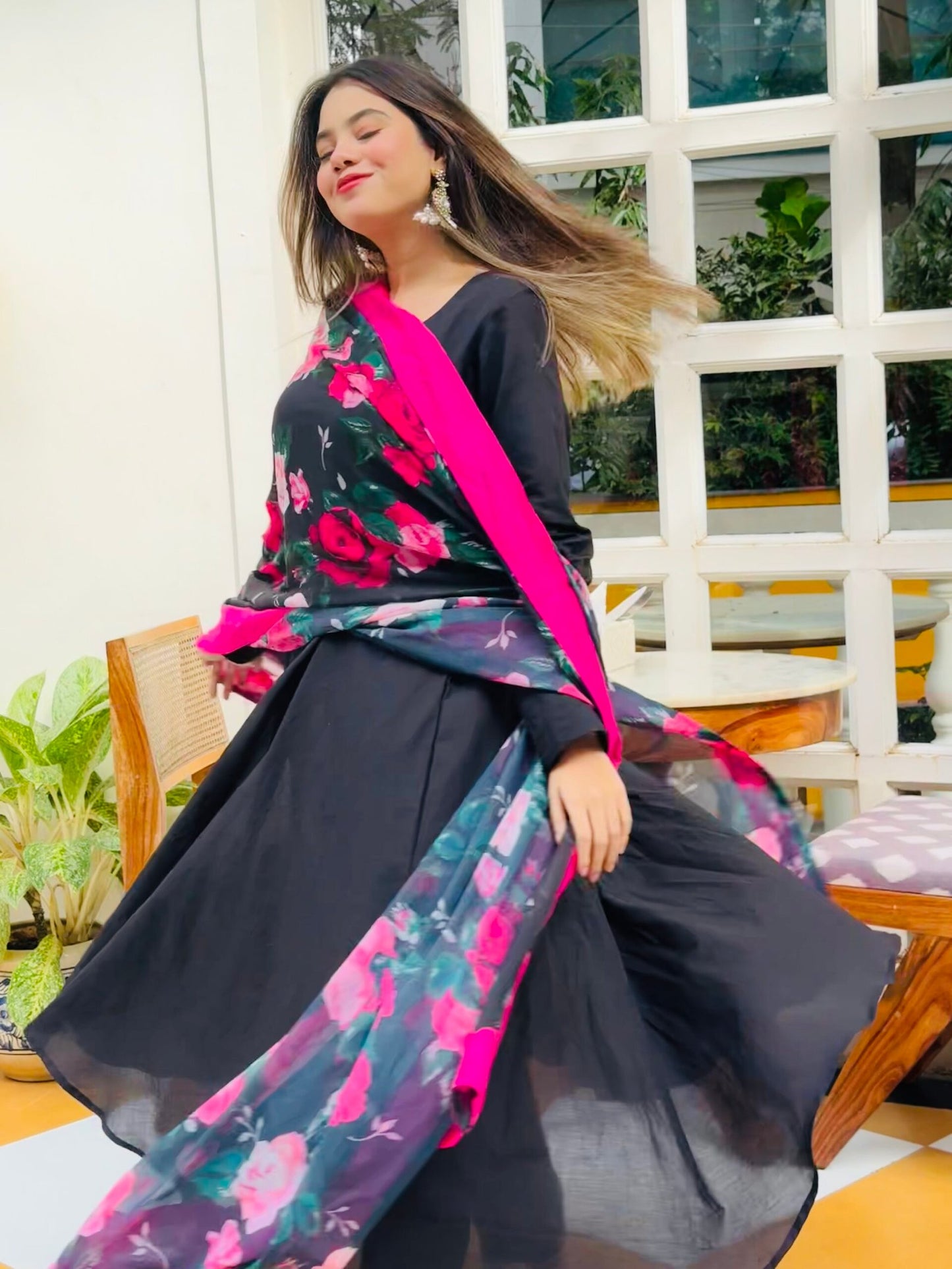 Laila Kalidar with chiffon  dupatta